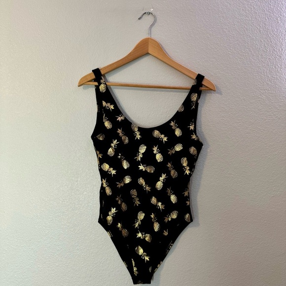 CITY STREET Black with Gold Metallic Pineapple Monogram One-piece Swimsuit - Picture 4 of 10